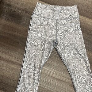 Nike Gray leopard print Leggings